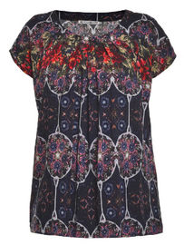 Exotic Printed Plus Size Womens Summer Tops , Stylish Long Tops For Ladies